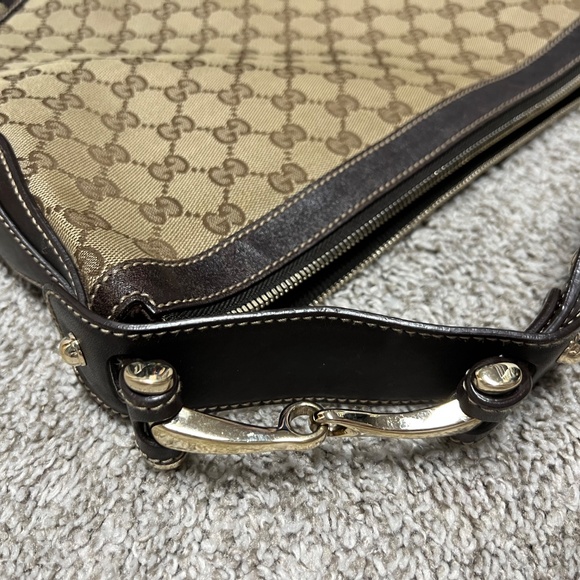 Authentic Gucci Crossbody - Picture 7 of 10